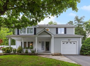 352 Samantha Dr, Sterling, VA 20164