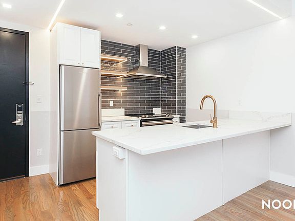 3rd image of 115 Stanwix St #414