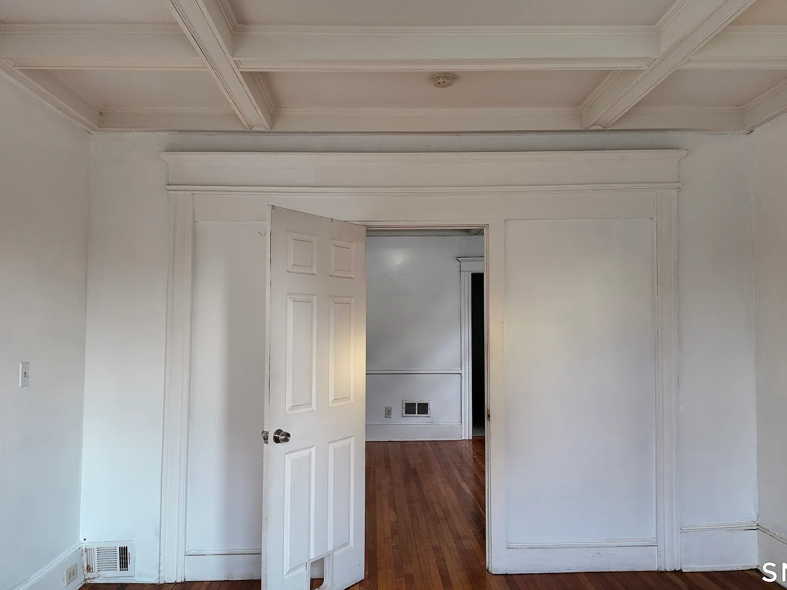 3 bed, 1.0 bath, 3482 sqft, $2,250 — Photo 4