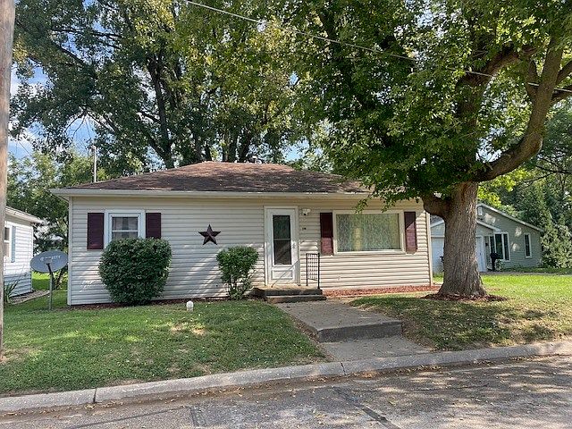 1st image of 206 33rd Ave N