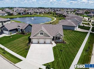 2801 NW Sharmin Dr, Ankeny, IA 50023