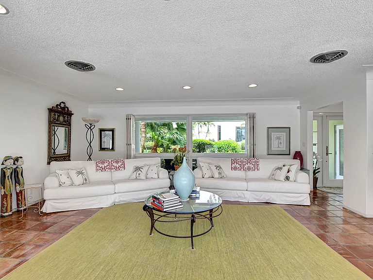 1350 Spanish River Rd — Photo 38