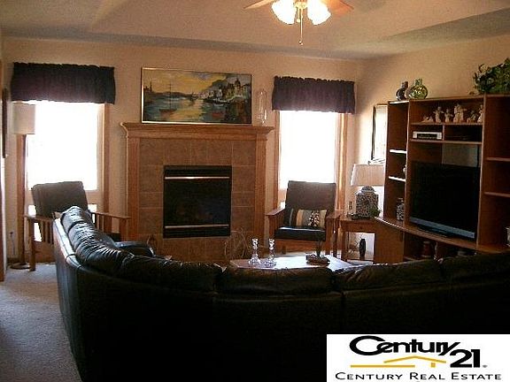 3rd image of 5002 Fountain Dr