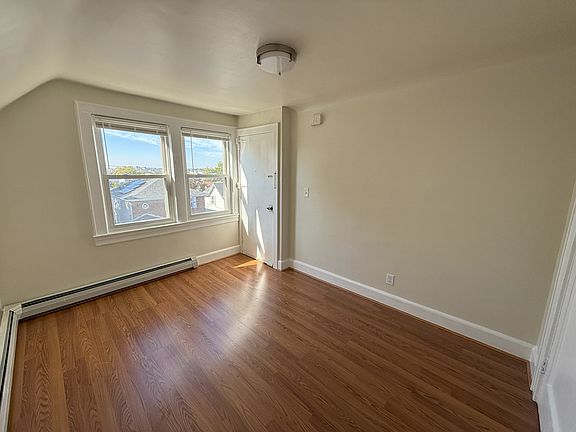 5th image of 88 Arlington Blvd #3