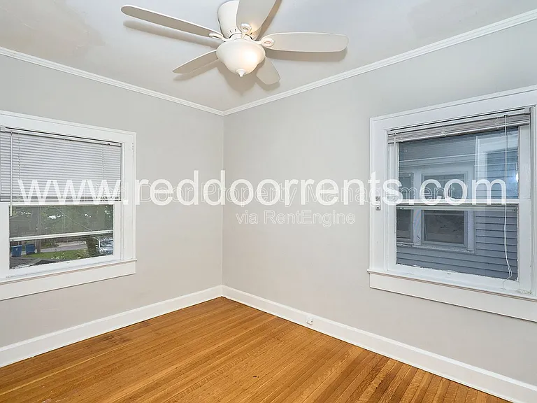 4704 N College Ave — Photo 11