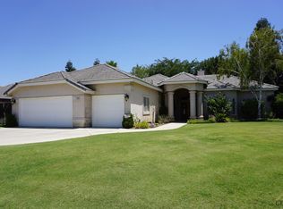 1002 Windsor Park Dr, Bakersfield, CA