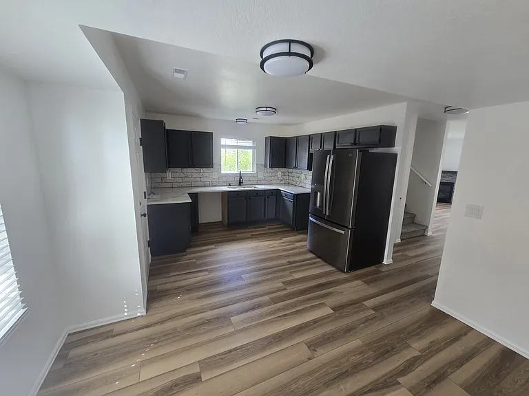 788 Century Ln #B — Photo 4