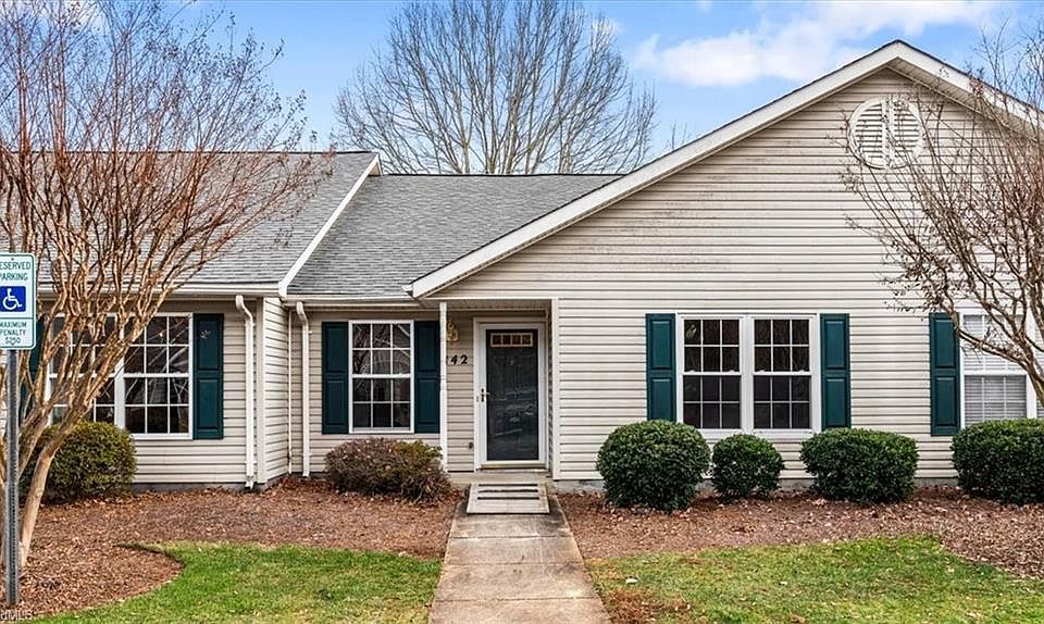 1st image of 142 Wesley Harris Cir