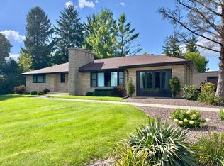 S64W13896 Janesville Rd, Muskego, WI 53150