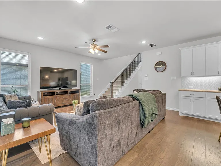 3905 Saint Ives Ln — Photo 15
