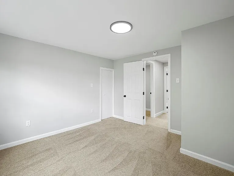 837 Virginia Ave — Photo 10