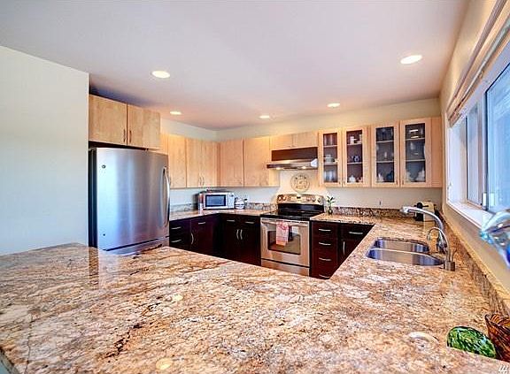 3rd image of 555 Kirkland Way Unit 302