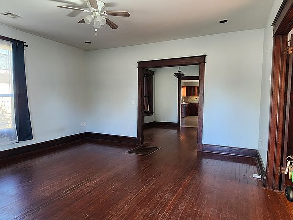 3rd image of 541 N Market Ave