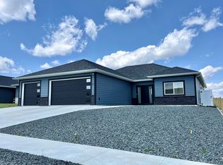 5 Mulberry Loop NE, Minot, ND 58703