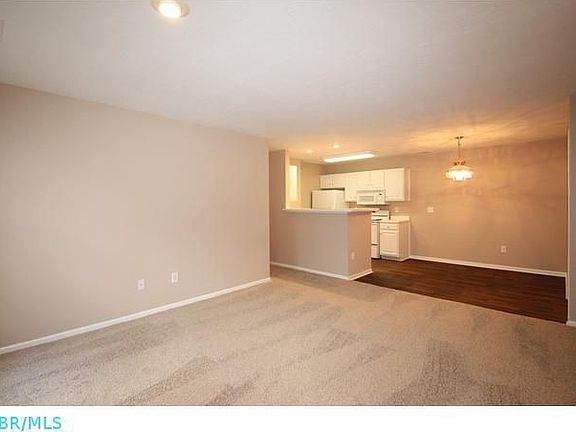 3rd image of 8348 Sable Crossing Dr