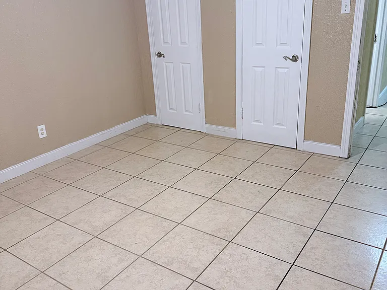 1109 Wedgewood Cir — Photo 11