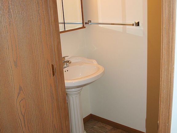 5th image of 1301-1307 Ryann Ave #1307-05