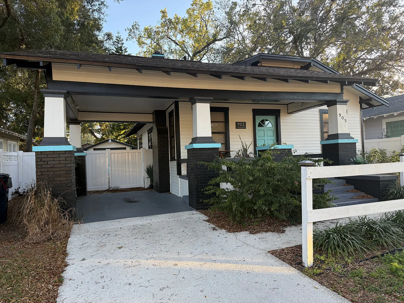 3 bed, 1.0 bath, 1040 sqft, $2,700 — Photo 1