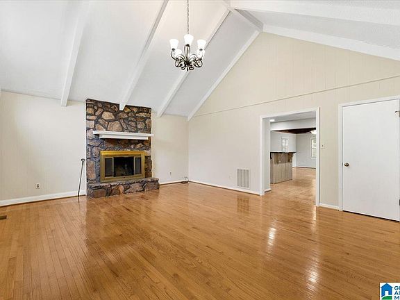 4th image of 2420 Leigh Dr
