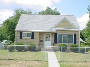 9 Susan Ln, East Brunswick, NJ 08816