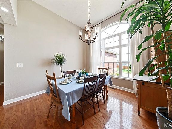 5th image of 304 Dana Renee Dr