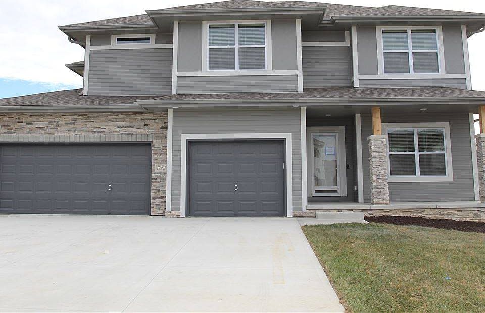 1st image of 10506 S 103rd St #4CEZSR