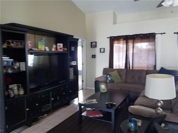 4th image of 120 Cedarpark Ln