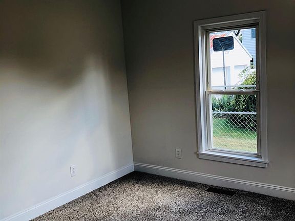4th image of 144 Morgan St