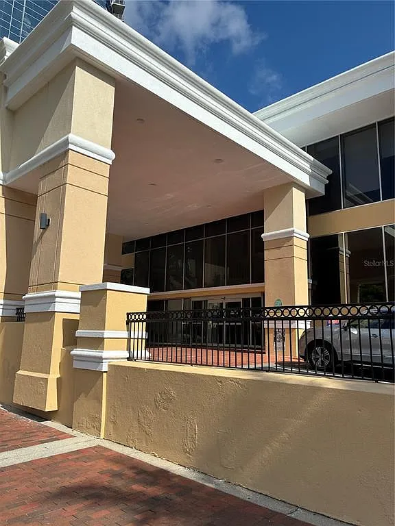 2 bed, 2.0 bath, 1324 sqft, $2,900 — Photo 2