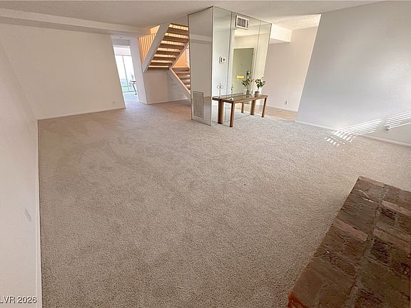 5th image of 3004 El Camino Ave