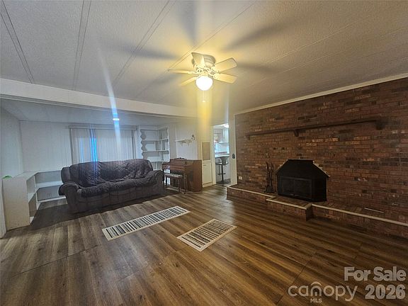 2nd image of 130 Susan Rd