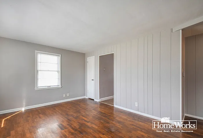 340 S Brook Ave — Photo 2