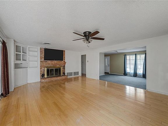 3rd image of 8816 Oriole Dr