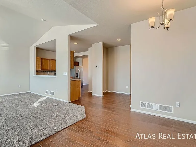710 Finch Dr — Photo 3