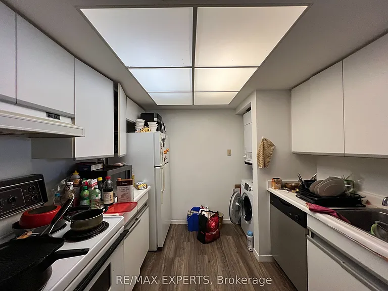 1001 Bay St #2217 — Photo 4