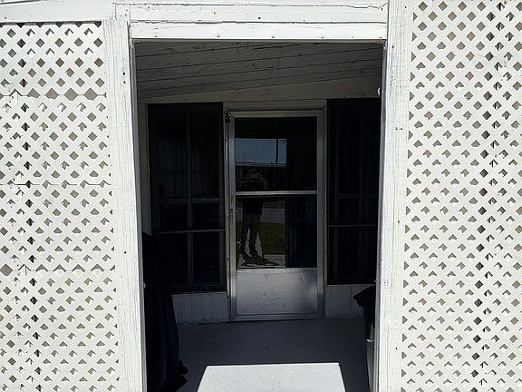 3rd image of 11055 SE Federal Hwy #19