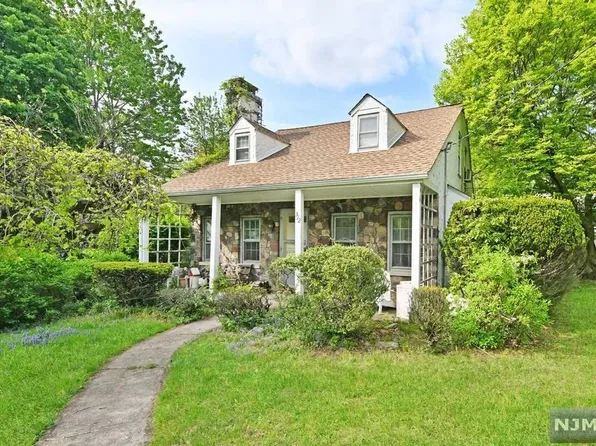 312 Webb Ave, River Edge, NJ 07661