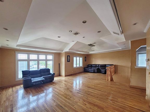 2nd image of 46 Grayson St Floor 2