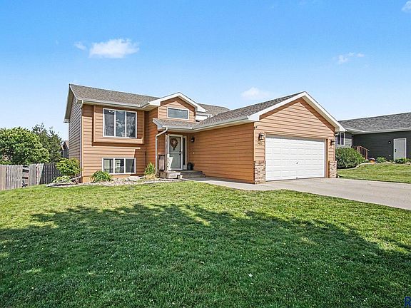 3rd image of 716 Trojan Ave