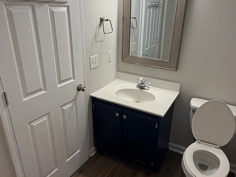1195 N Franklin Ave — Photo 5