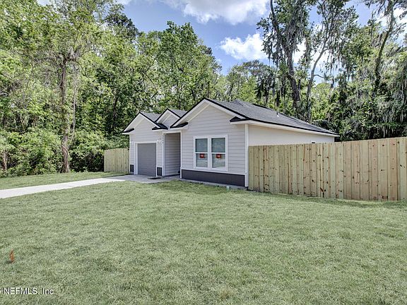 2nd image of 6868 CRANE Avenue