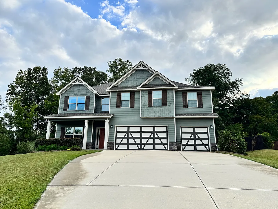 670 Gregory Dr