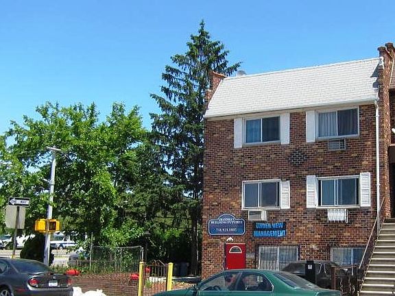 3rd image of 13703 79th St