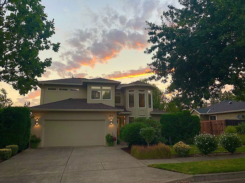2nd image of 3519 Knoll Dr