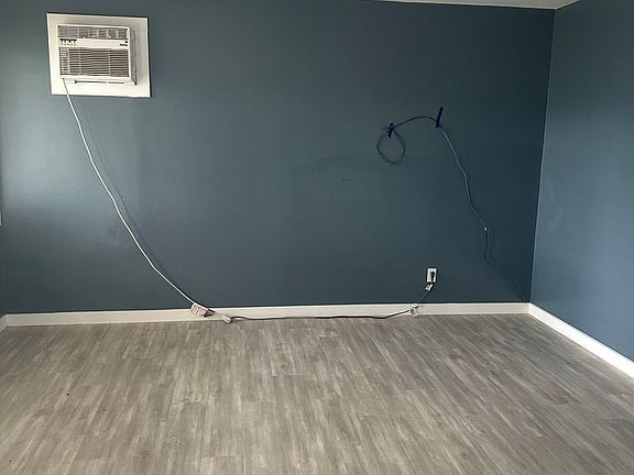 2nd image of 801 Cannon Ln #801