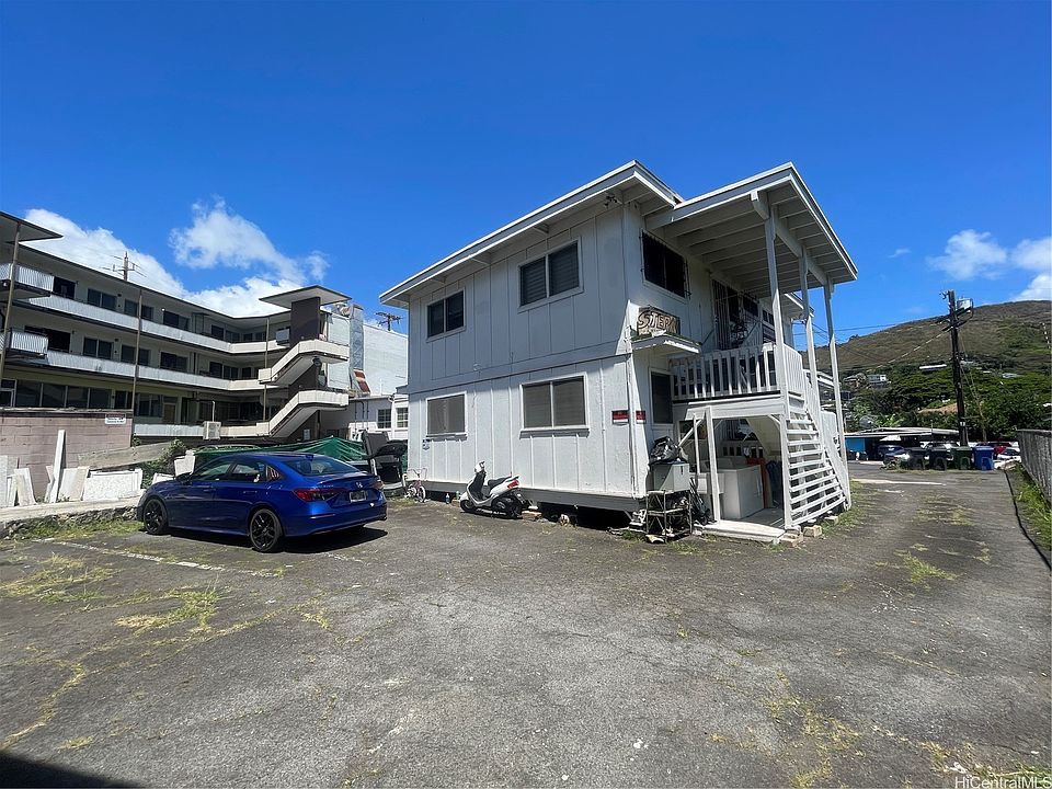 2nd image of 1940 Pacific Heights Rd