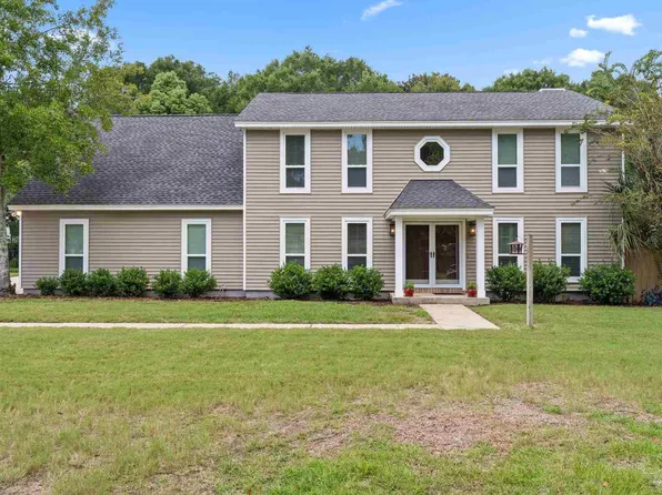 2750 Belle Christiane Cir, Pensacola, FL 32503