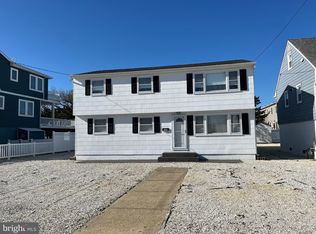 242 W 14th St, Ship Bottom, NJ 08008
