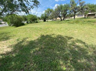 240/242 N Pin Oak Way, Kerrville, TX 78028