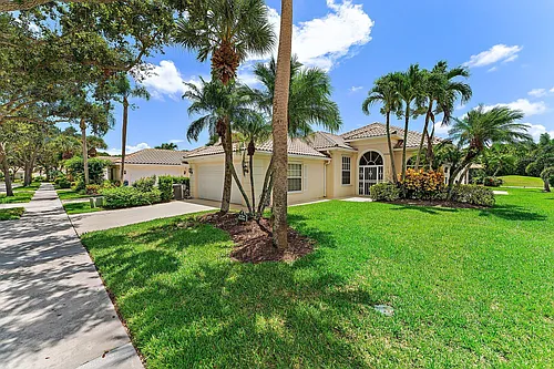 8485 SE Palm Hammock Ln Photo 1